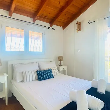 Tatil Evi And Sea Vouliagmeni Gölü