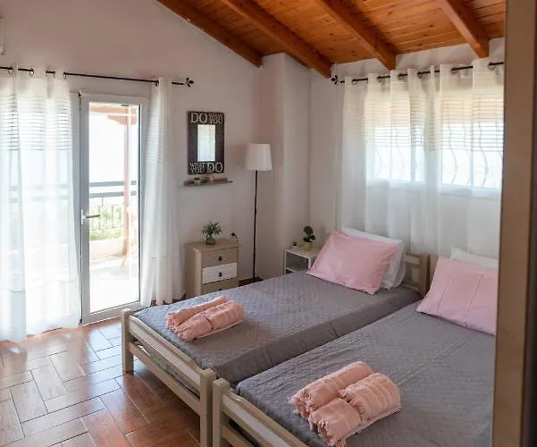 And Sea Vouliagmeni Gölü