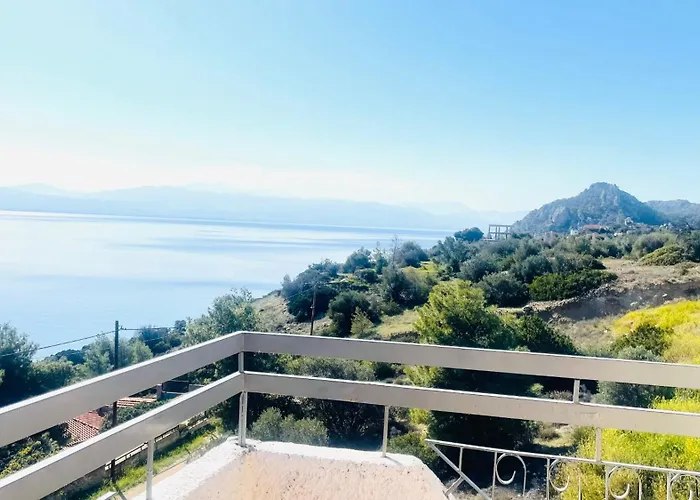 And Sea Vouliagmeni Gölü