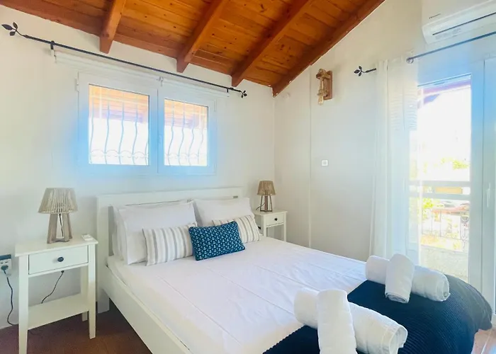 Tatil Evi And Sea Vouliagmeni Gölü